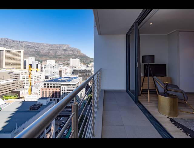 1 BEDROOM APARTMENT SOLD IN CAPE TOWN CITY CENTRE